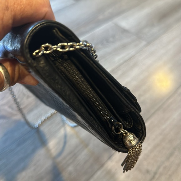 Brighton black leather wallet crossbody with silver hardware. - Picture 4 of 13